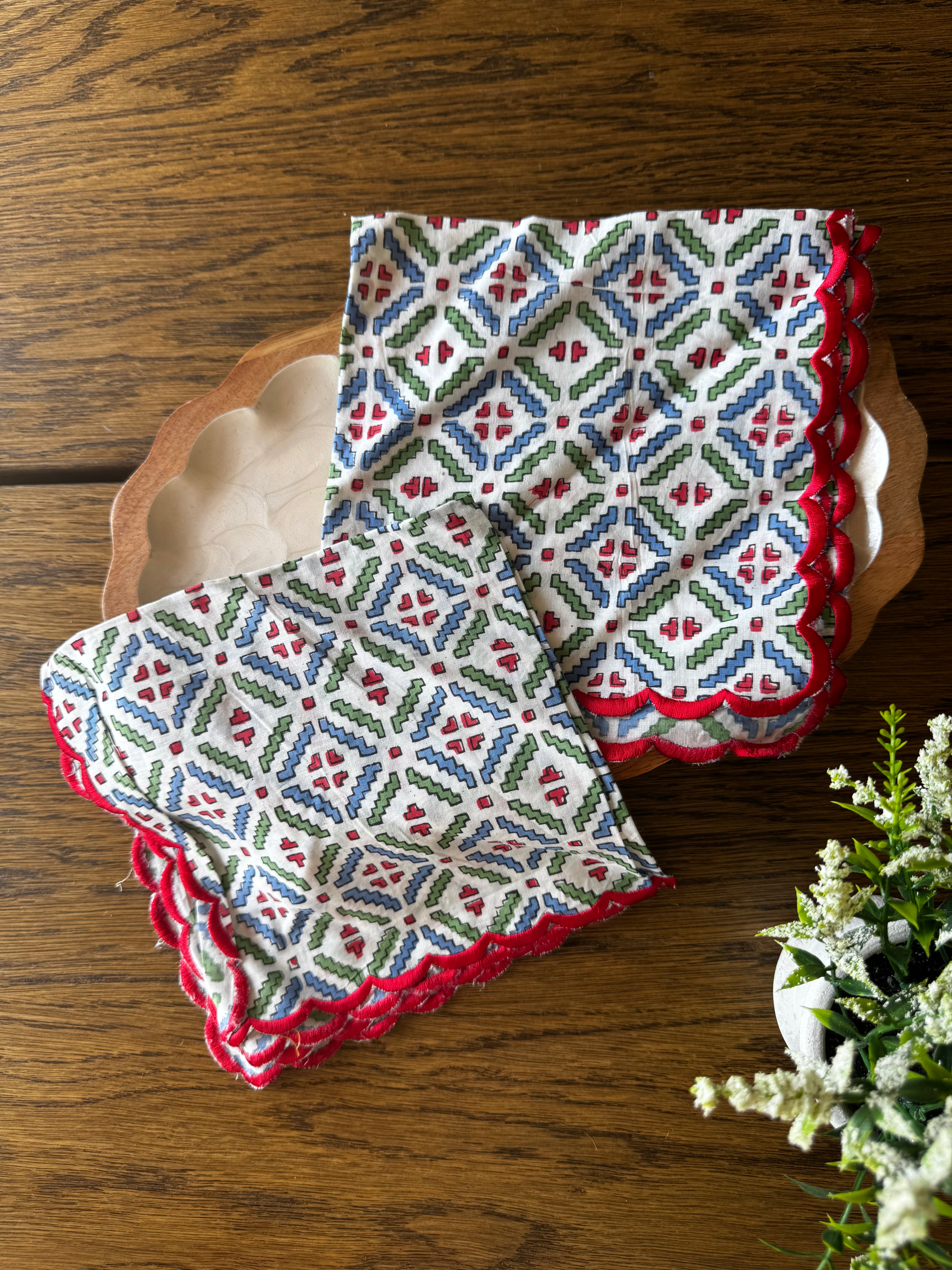 Happy Pixels Scallop Napkin (Set of 2)