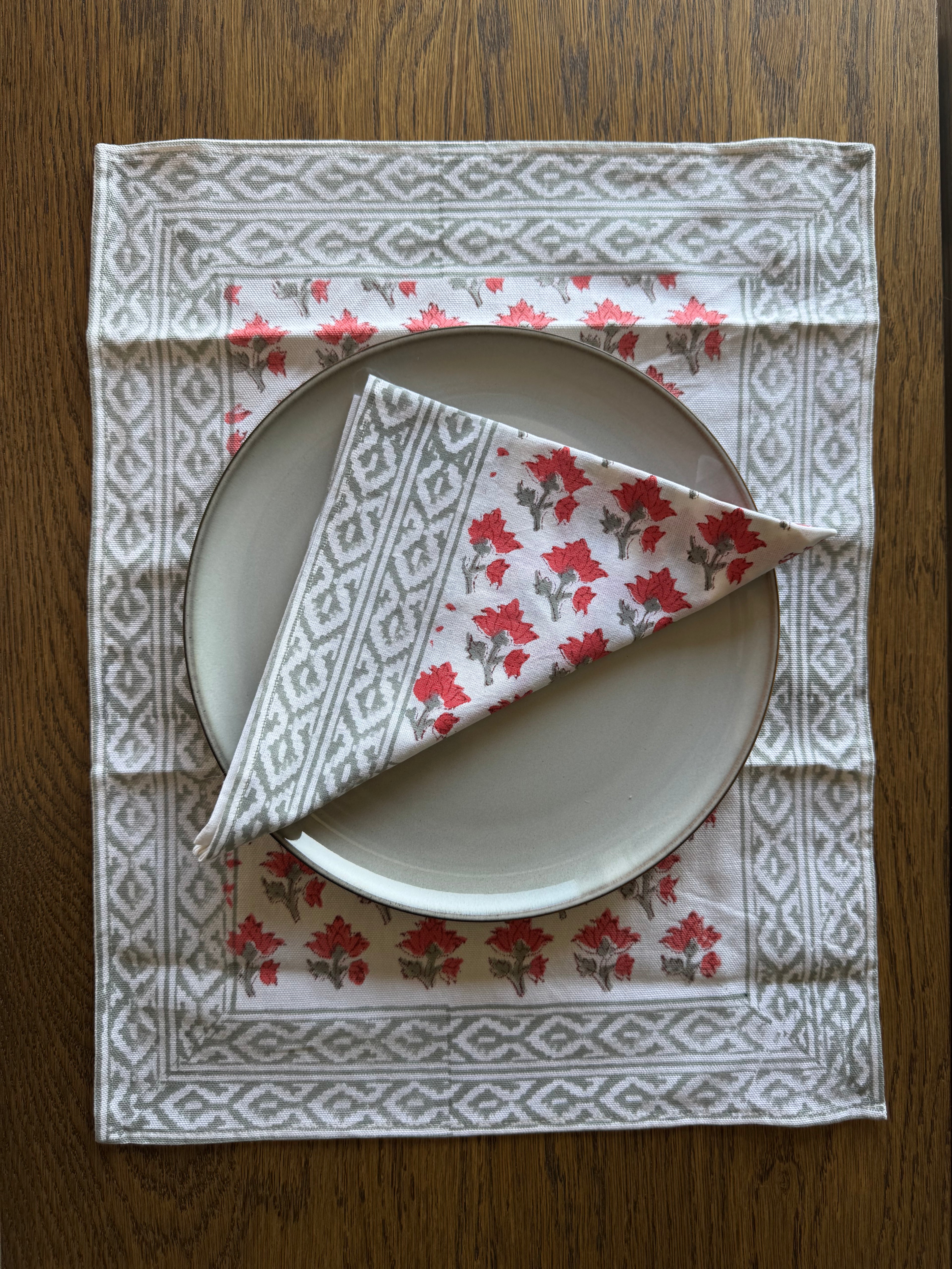 Gulabi Pankh Table Mat & Napkin (Set of 2 each)
