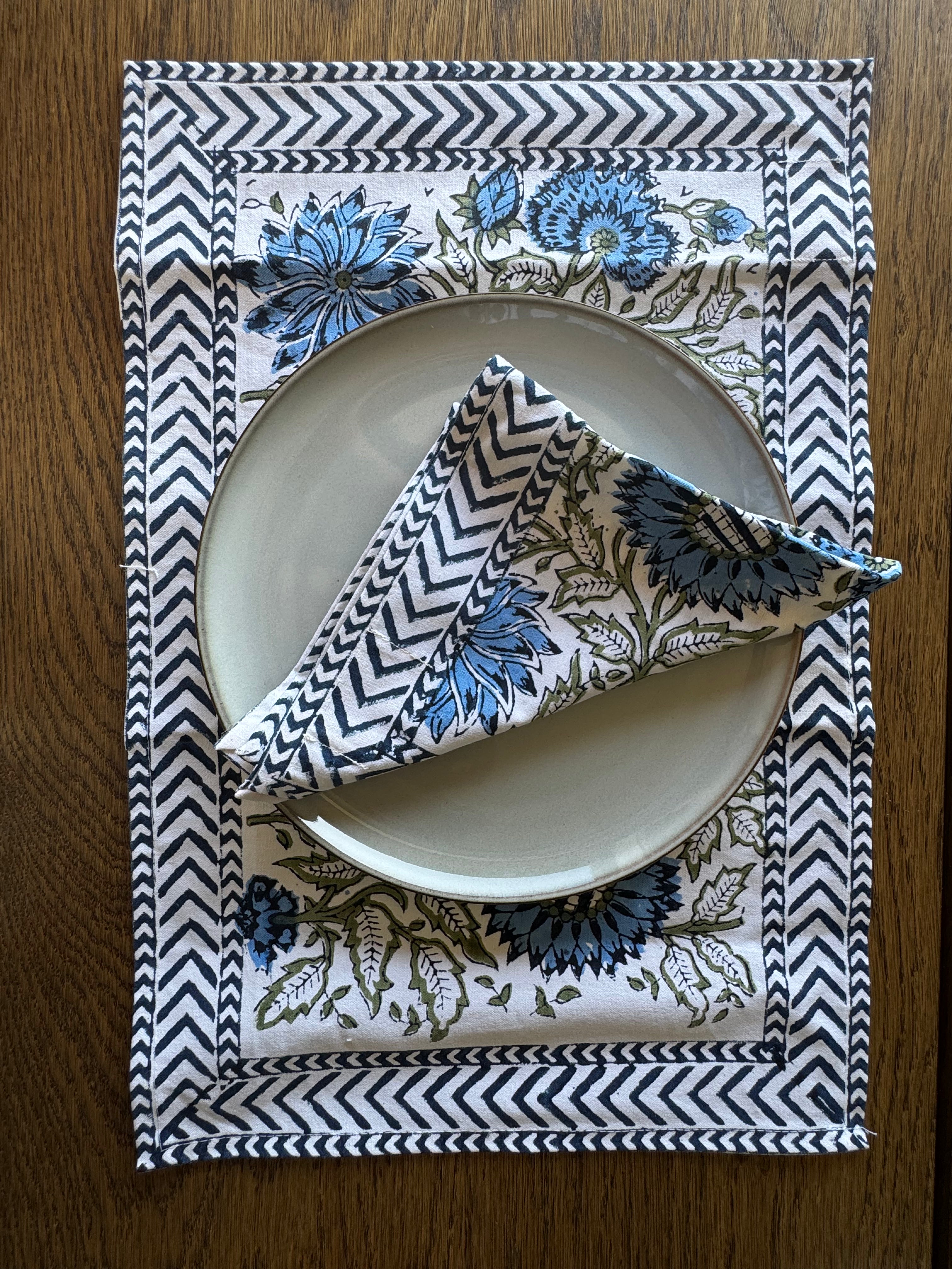 Neela Table Mat & Napkin (Set of 2 each)