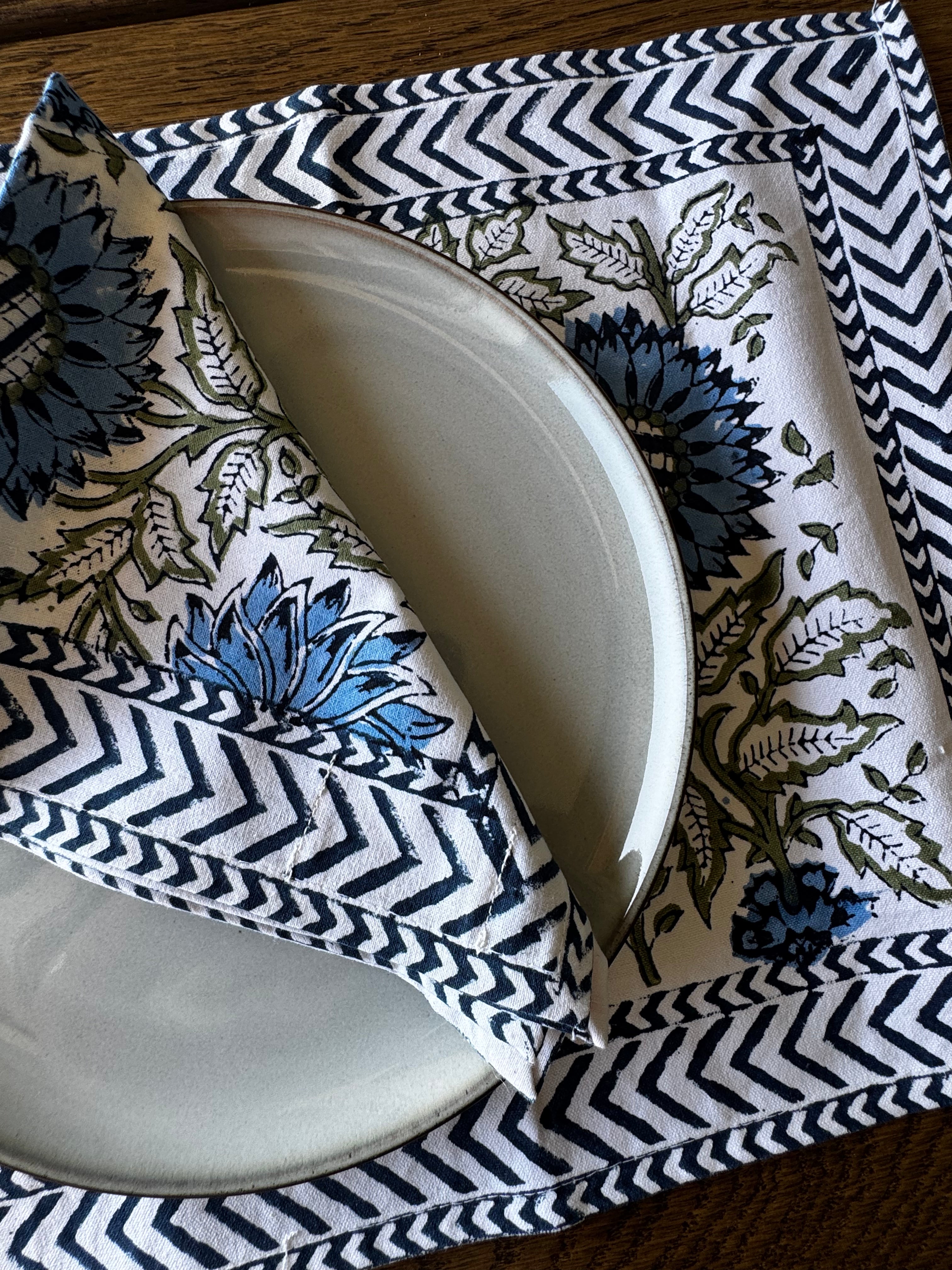 Neela Table Mat & Napkin (Set of 2 each)