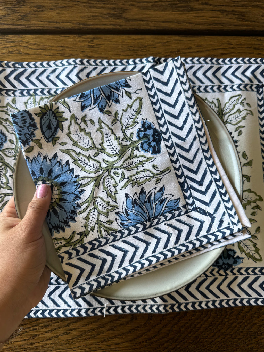 Neela Table Mat & Napkin (Set of 2 each)