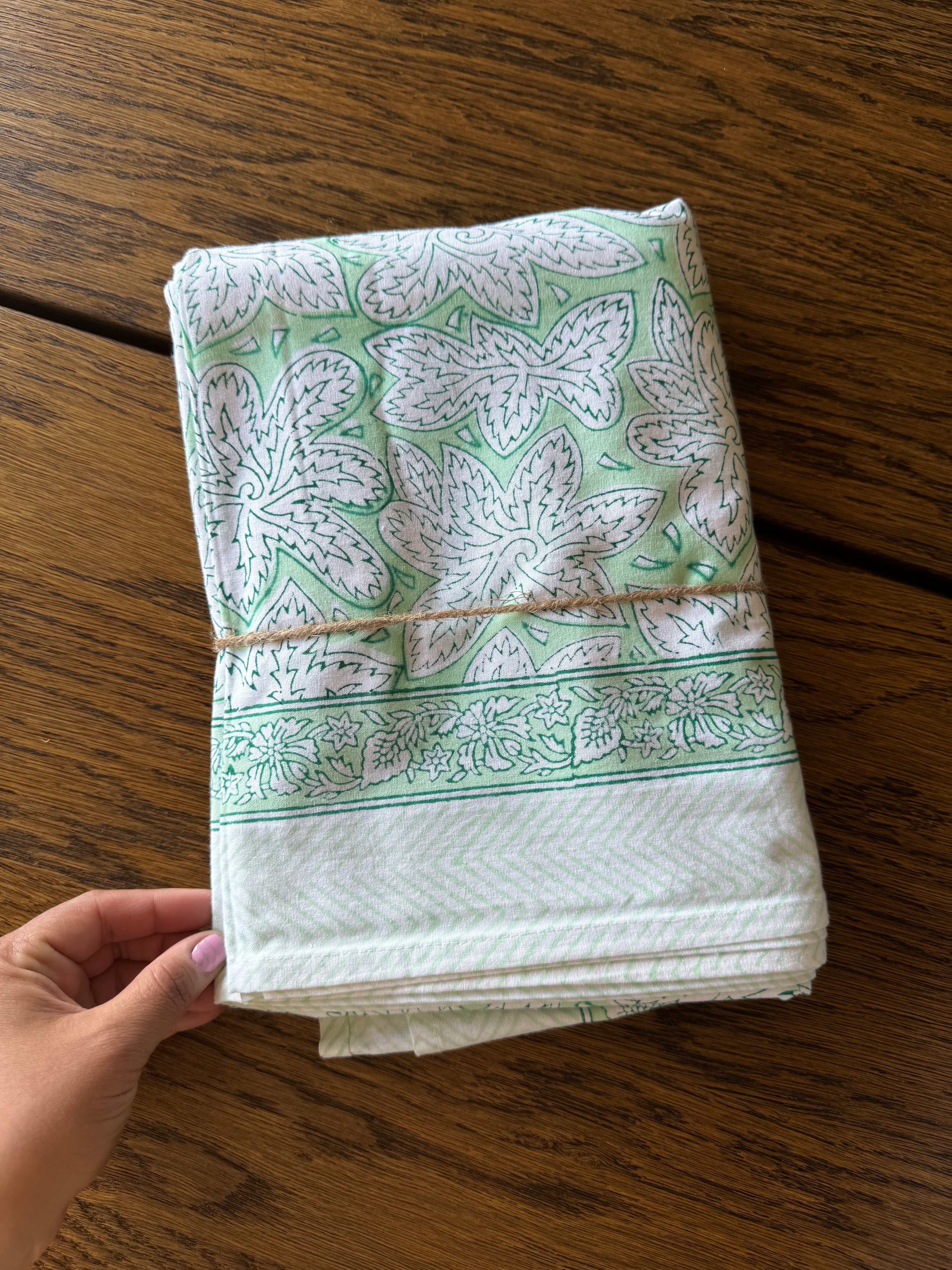 Hariyali Table Cover