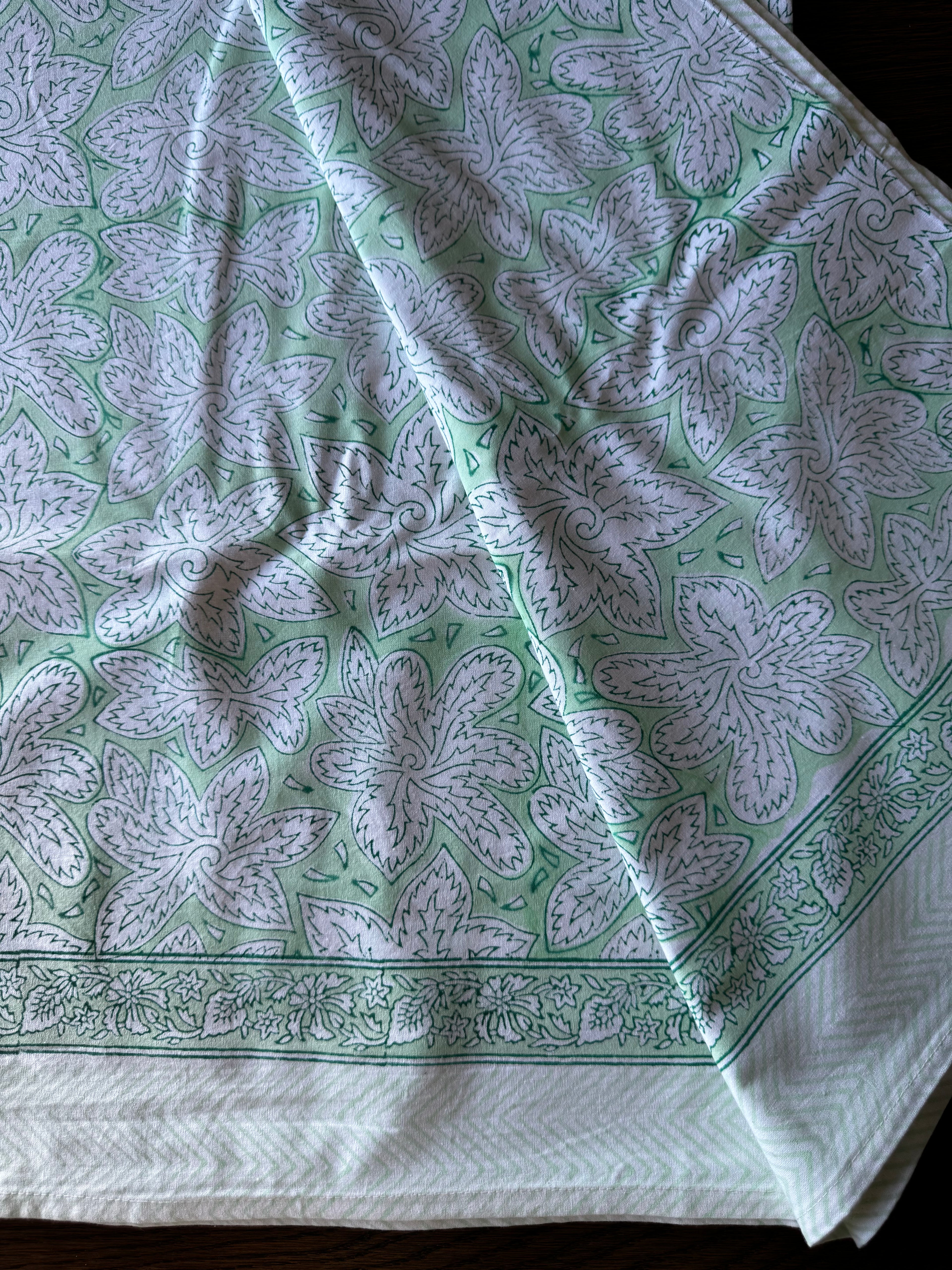 Hariyali Table Cover