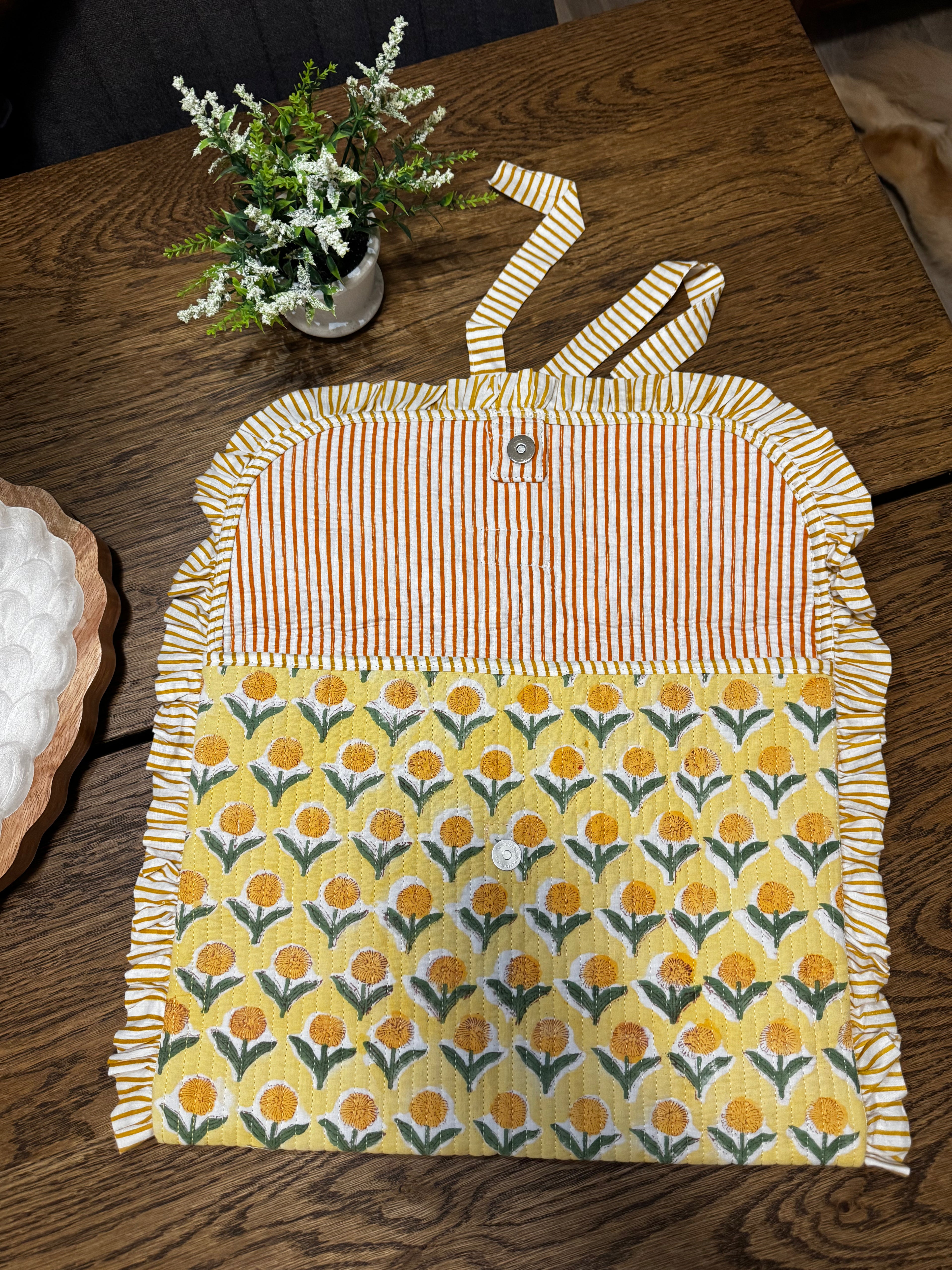 Genda Phool Laptop Sleeve